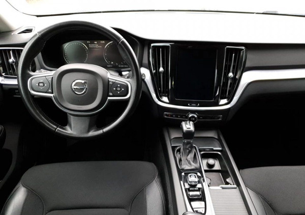 Volvo V60 cena 104900 przebieg: 106186, rok produkcji 2019 z Jarocin małe 211